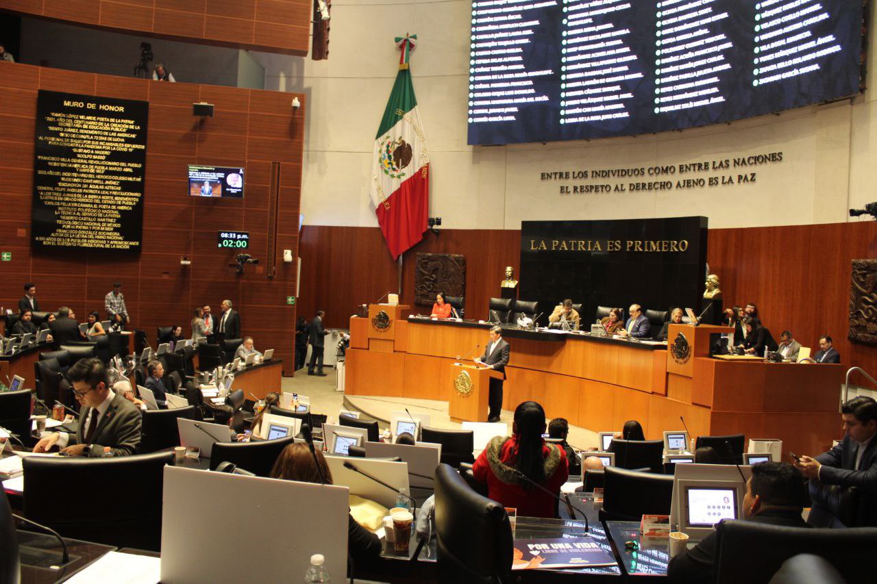 Aprueba Senado dictamen de reforma que establece improcedentes suspensiones contra modificaciones constitucionales