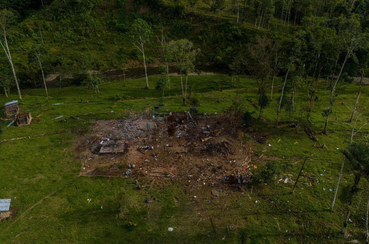 Operación de EE.UU. y Ecuador en la frontera con Colombia atacó una granja y no un campo de entrenamiento: NYT
