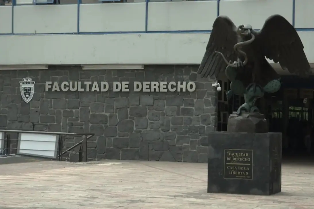Confirma Director de la Facultad de Derecho de la UNAM que hay “tesis muy parecidas” en el caso que involucra a Yasmín Esquivel.