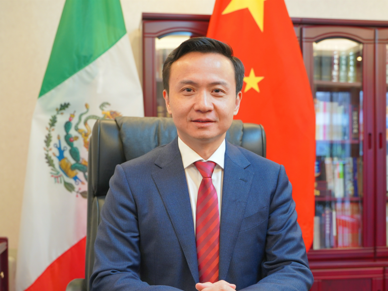 Acusa la embajada de China en México que Estados Unidos calumnia contra el Gobierno Chino sobre el tráfico de fentanilo