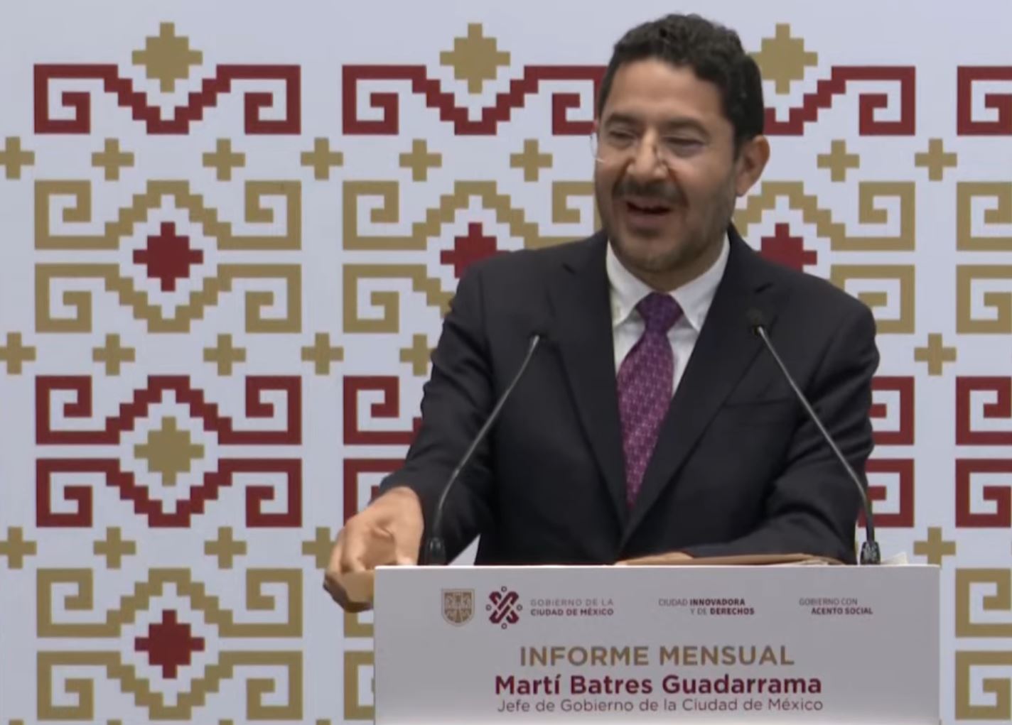 Presenta Martí Batres informe mensual de Gobierno