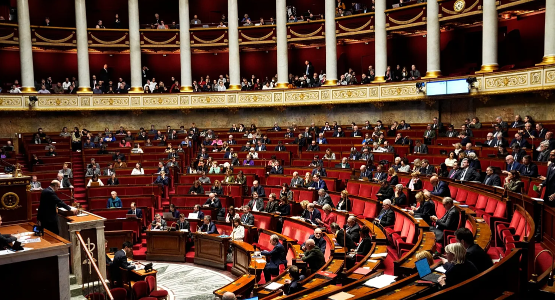 Francia aprueba ley que legaliza la eutanasia y el suicidio asistido