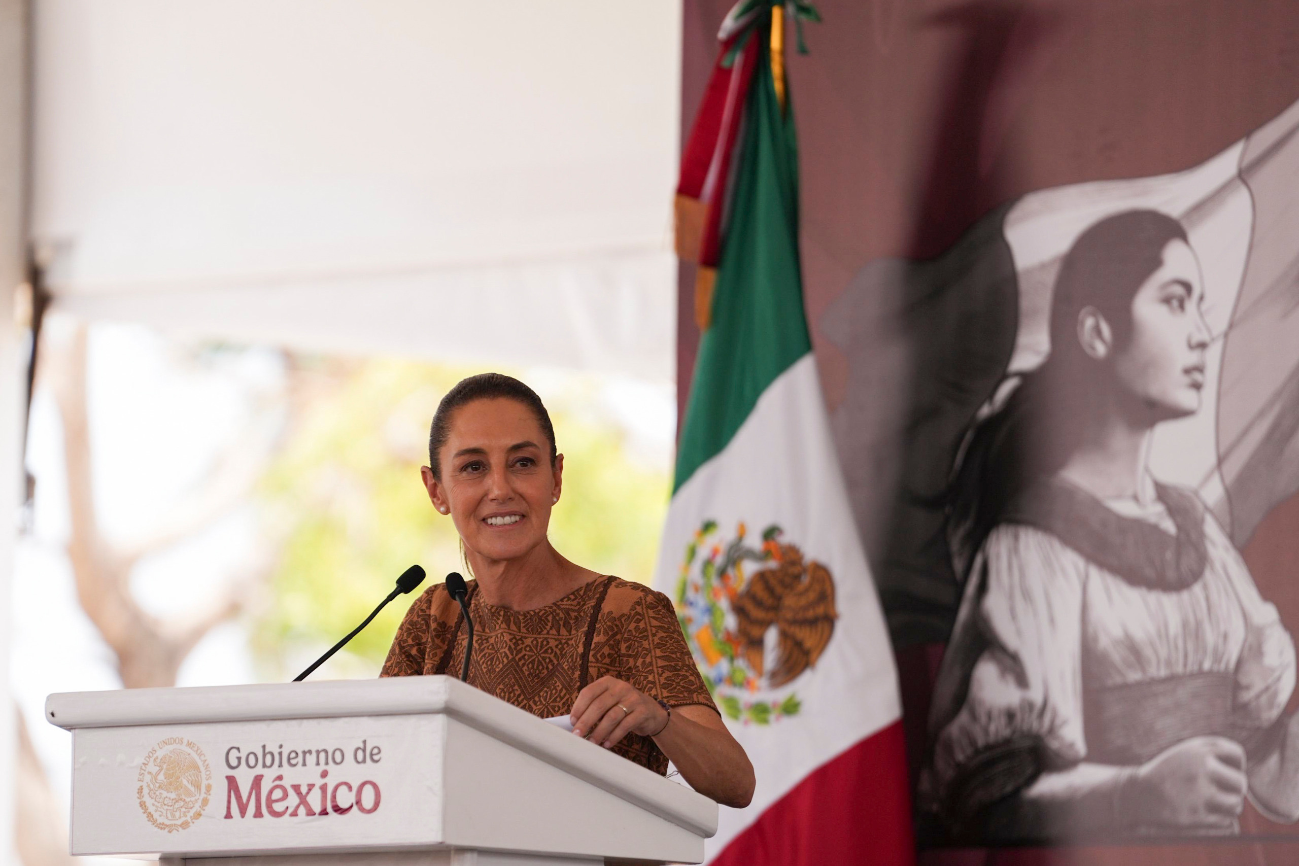 Aprueba 76% el desempeño de la presidenta Claudia Sheinbaum en abril
