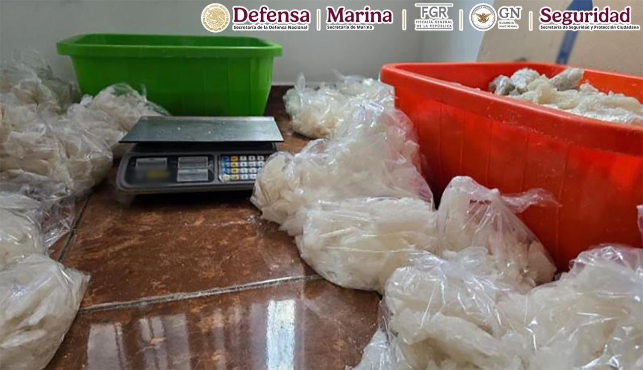 Asegura Gabinete de Seguridad 800 kg de metanfetamina y precursores químicos en Michoacán