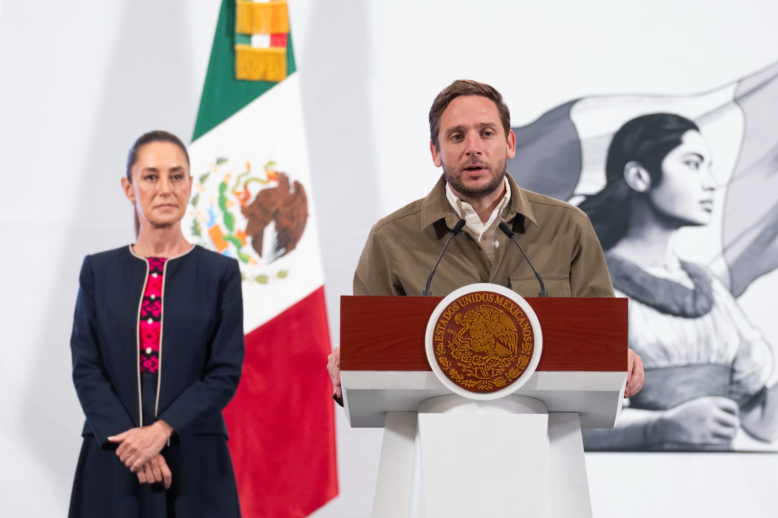 No existe riesgo en suministro de medicamentos; se han recibido 435 millones de piezas de insumos de salud: Eduardo Clark
