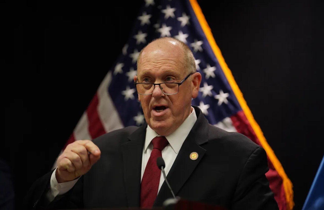 Anuncia “Zar de la frontera” de EE.UU. el retiro de 700 agentes migratorios de Minneapolis