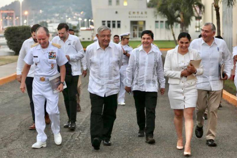 AMLO muestra su respaldo a la gobernadora de Colima, Indira Vizcaíno