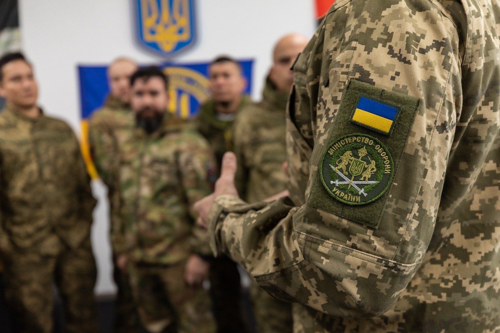 Invita sitio web a voluntarios extranjeros a unirse al Ejército ucraniano