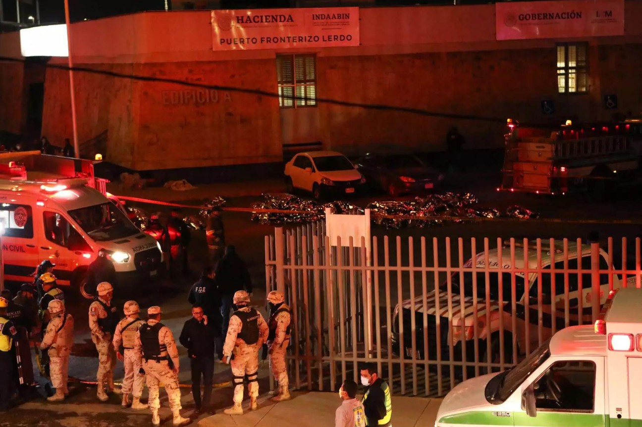 Suman 39 migrantes fallecidos y 29 heridos por incendio en instalaciones del INM en Ciudad Juárez