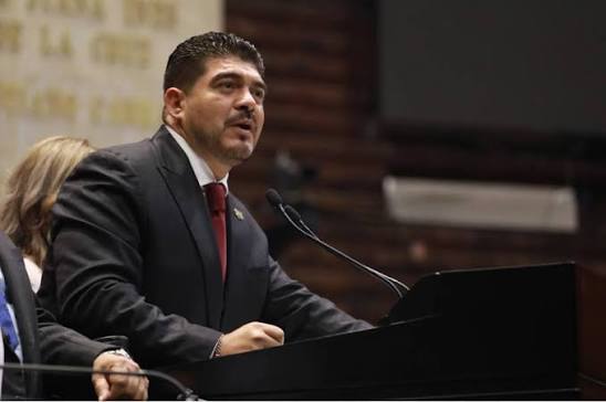 Hallan sin vida al diputado Zenyazen Escobar en carretera Veracruz-Xalapa; FGR atraerá el caso