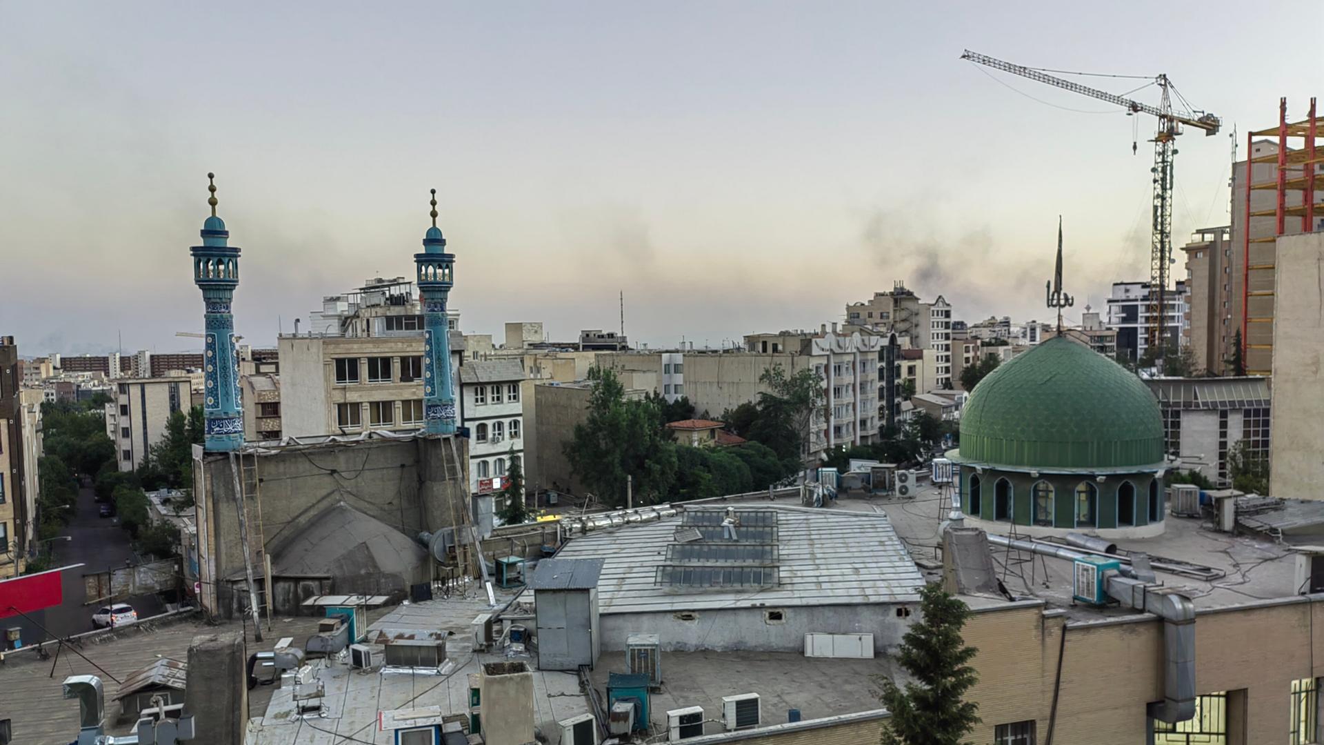 Eleva Irán a 430 la cifra de fallecidos y 3,500 los heridos tras ataques israelíes
