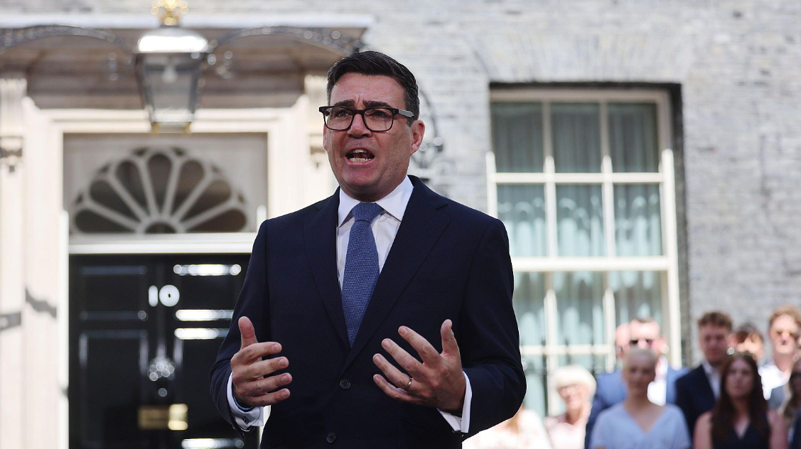 ¿Quién es Andy Burnham? Del "Rey del Norte" al nuevo primer ministro británico