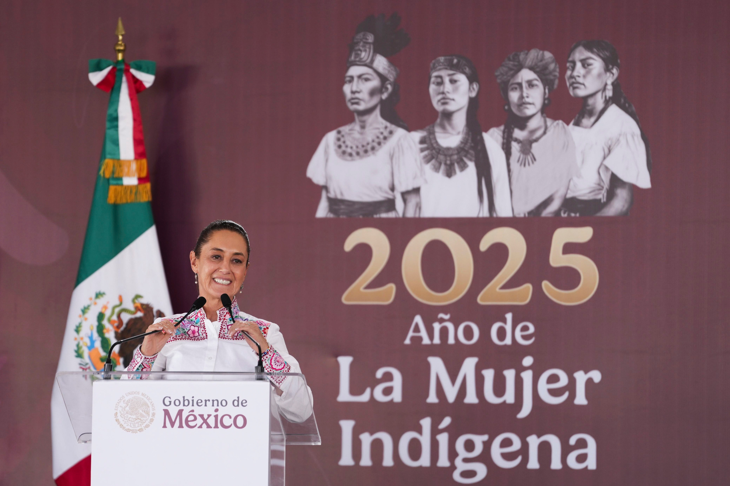 “Hay un pueblo entero que los respalda”: envía Claudia Sheinbaum mensaje a migrantes mexicanos