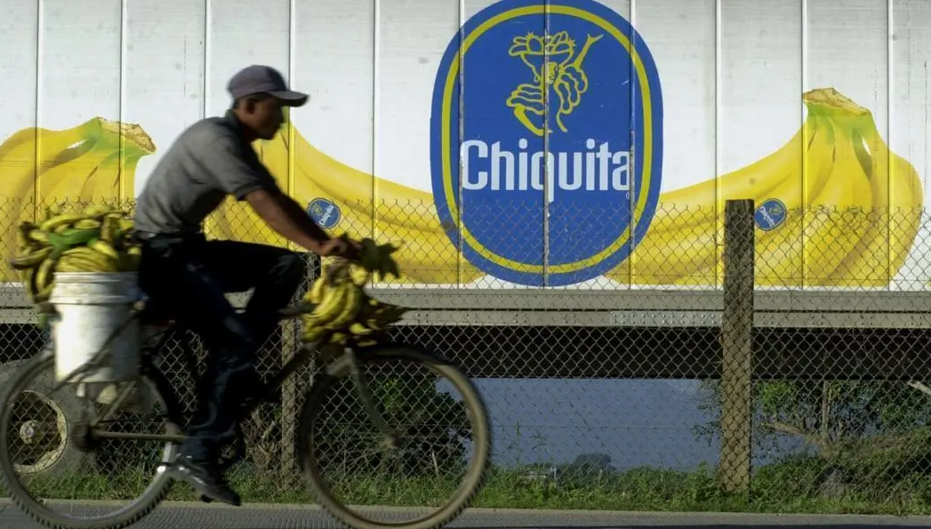 Recibe condena Chiquita Brands por financiar grupo paramilitar en Colombia