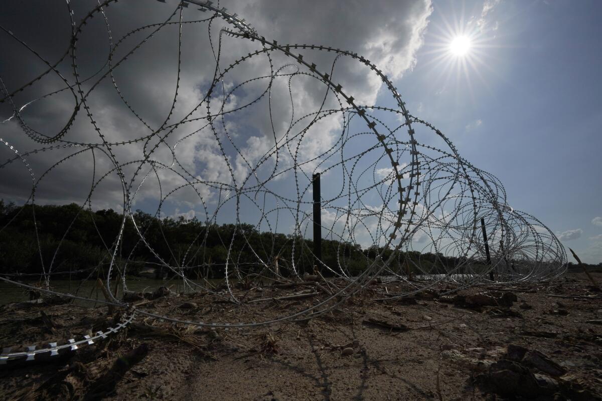 Autoriza Corte Suprema estadounidense que se retire el alambre de púas colocado en la frontera con México por el Gobierno de Texas