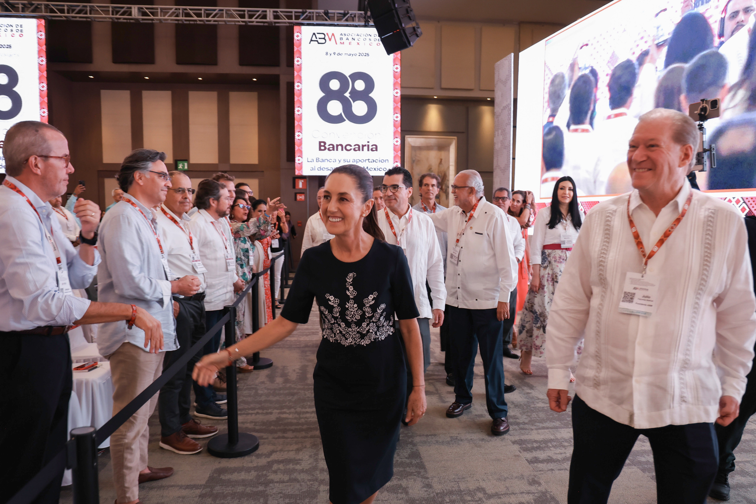 Presenta la presidenta Claudia Sheinbaum el Plan México durante la inauguración de la 88ª Convención Nacional Bancaria