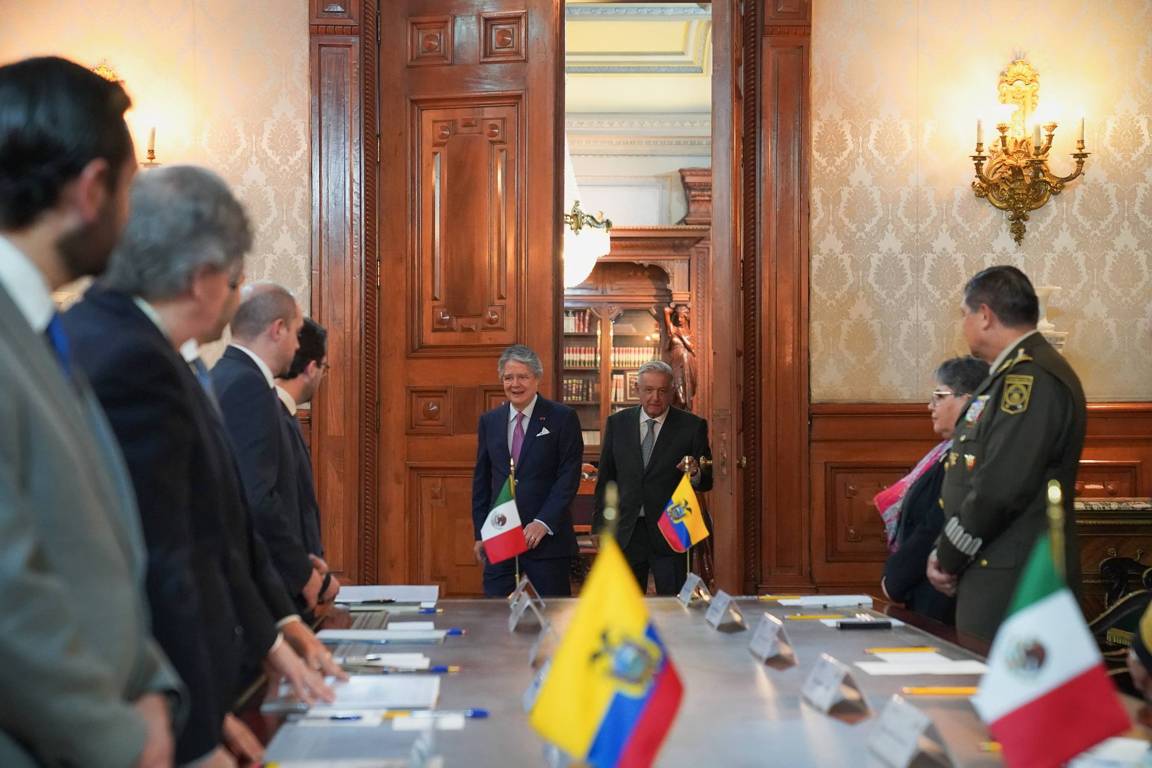 Coinciden Gobierno de México y Ecuador en “profundizar diálogo político y vínculos comerciales”