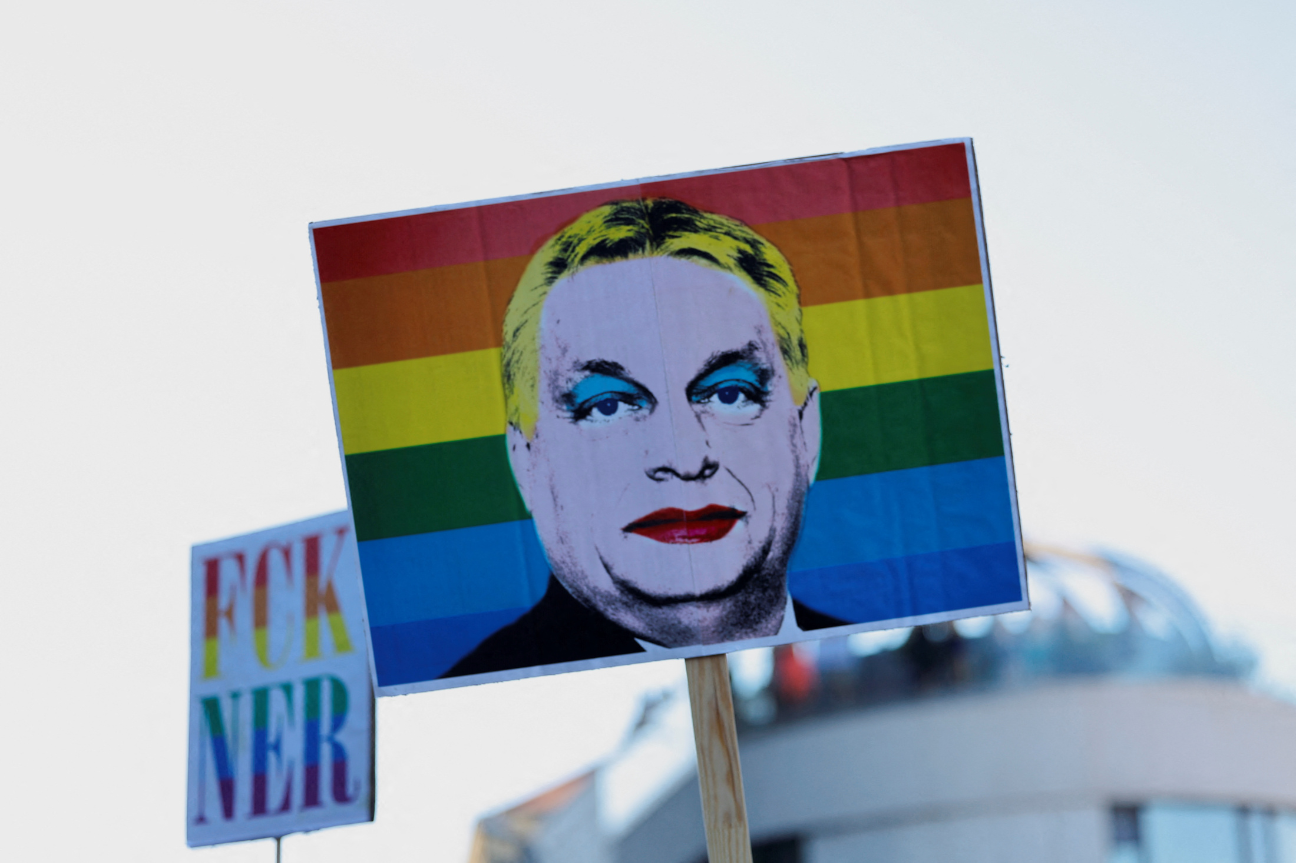 Miles desafían la prohibición de Orbán y marchan en Budapest por el Orgullo LGBTIQ+