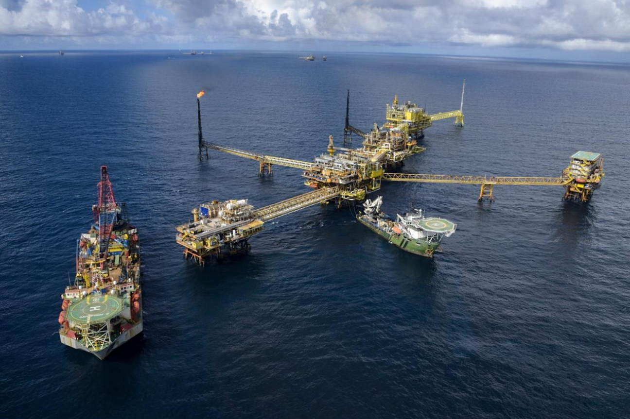 Incrementa Pemex 21.7% su producción de petrolíferos en julio