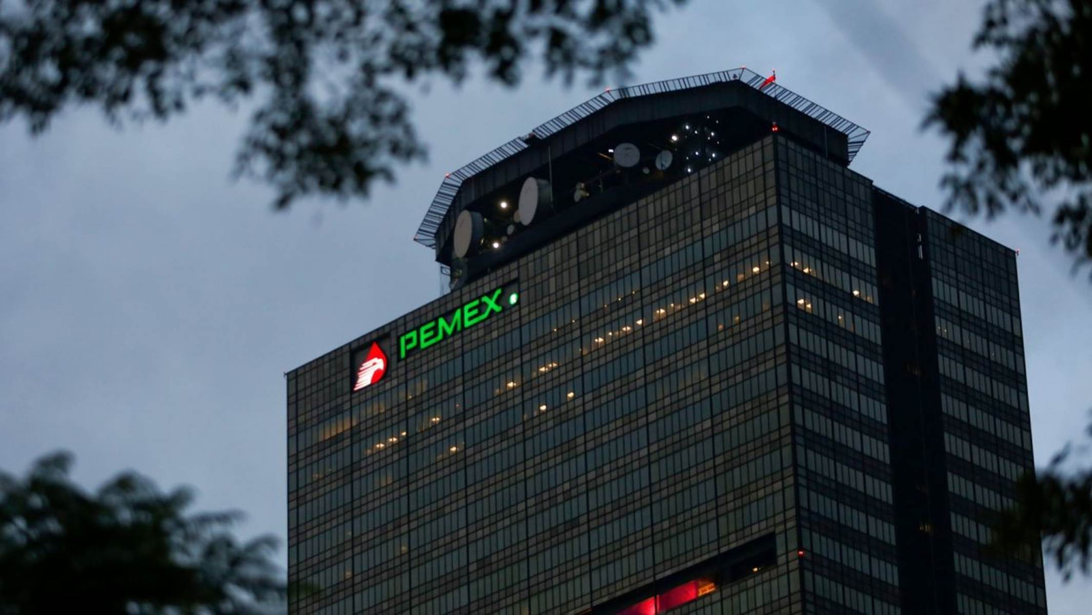 Reconocen manejo de la deuda de Pemex con premio internacional a México