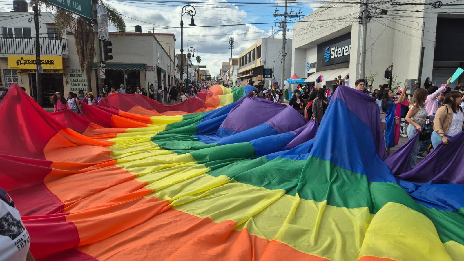 Realizan Marchas del Orgullo LGBTTTIQ+ en diversas ciudades del país