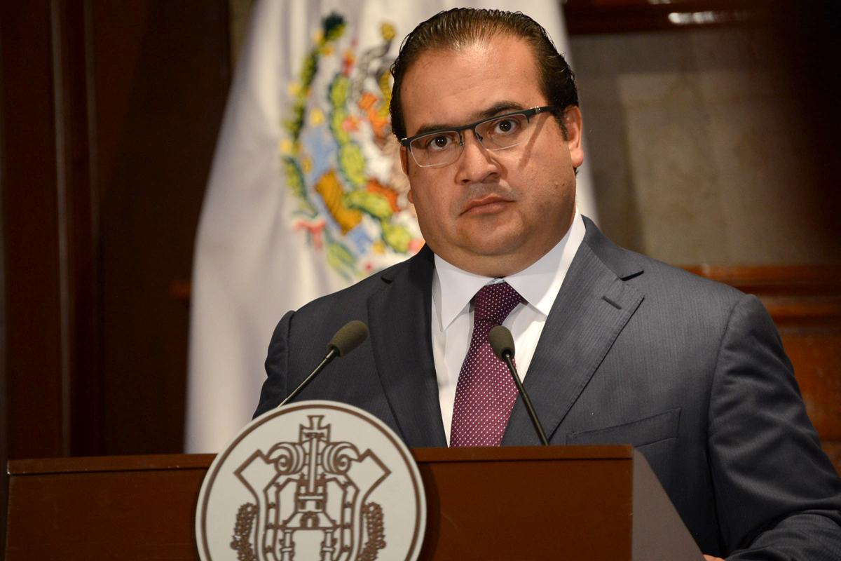 Vinculan a proceso a Javier Duarte por el desvío de 5 mdp