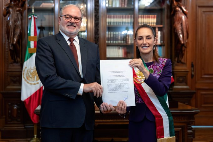 Recibe presidenta Claudia Sheinbaum cartas credenciales de embajadores