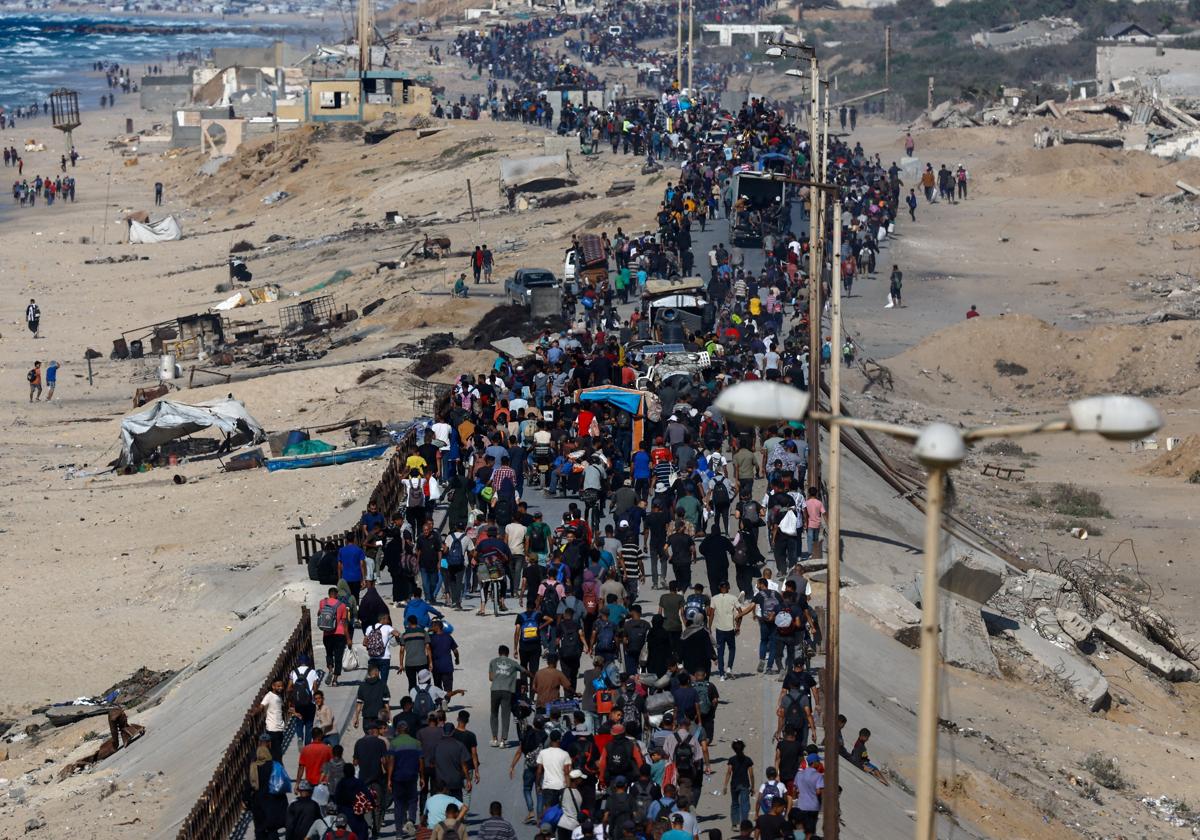 Inician retorno al norte de la Franja de Gaza tras inicio del acuerdo de paz en el enclave palestino