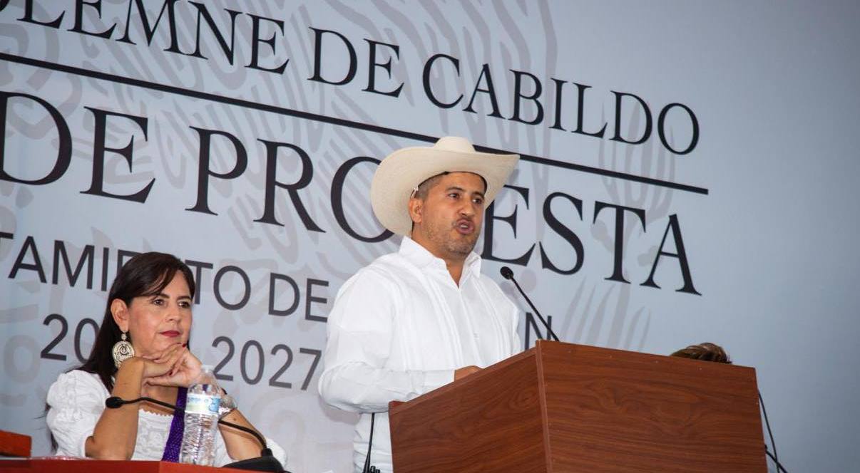 Revela Fiscalía de Michoacán que escolta de Carlos Manzo disparó en la nuca al atacante cuando ya estaba sometido