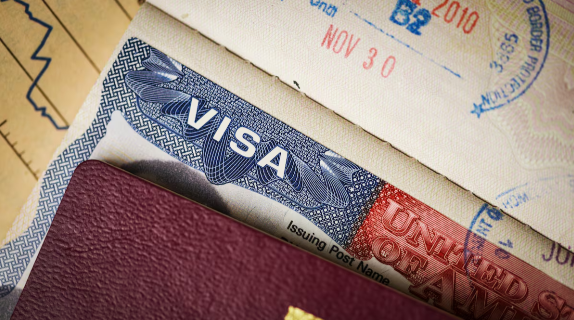 EE.UU. usa las visas como herramienta de presión política; Claudia Sheinbaum responde: “una visa no define a una persona”