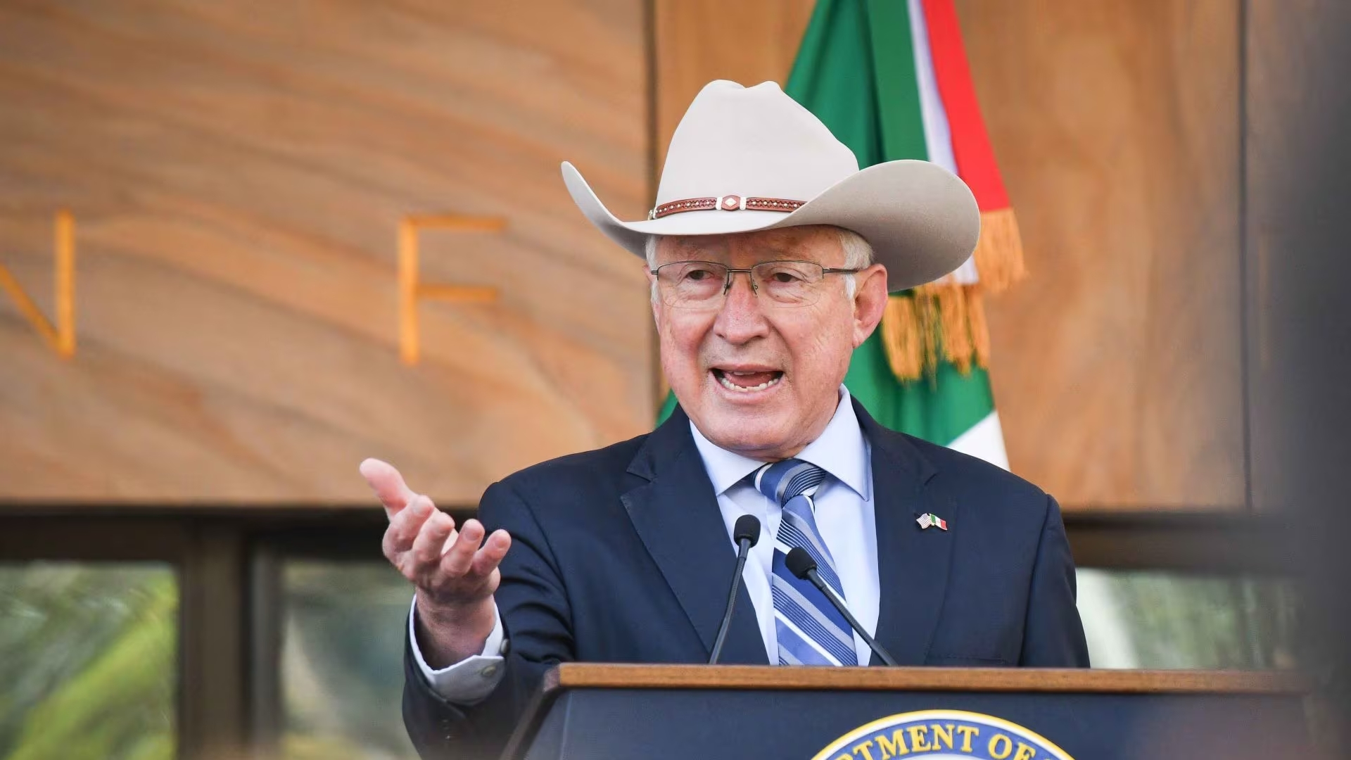 Destaca Ken Salazar trabajo en conjunto entre México y Estados Unidos