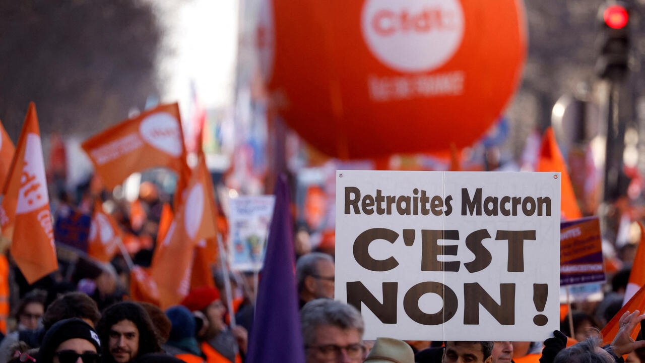Realizan nuevas protestas en Francia para bloquear la reforma al sistema de pensiones