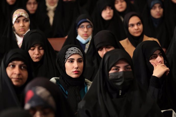 Suspende Irán ley sobre el obligatorio del hiyab