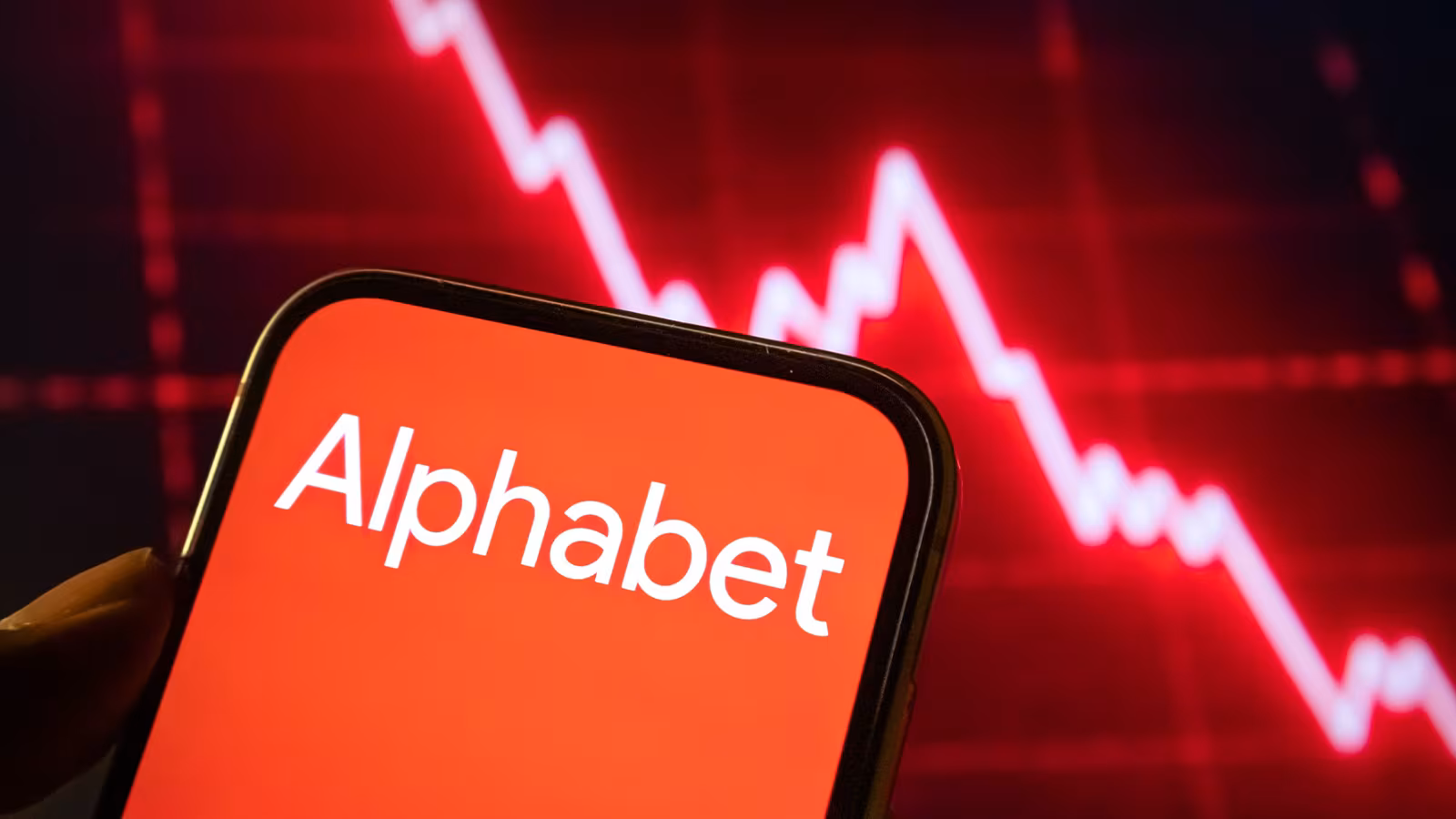 Registra Alphabet caída del 13% en sus acciones