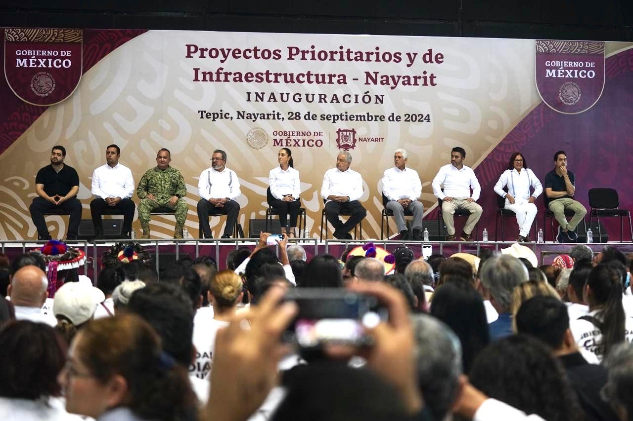 Inaugura López Obrador proyectos prioritarios y de infraestructura en Tepic, Nayarit