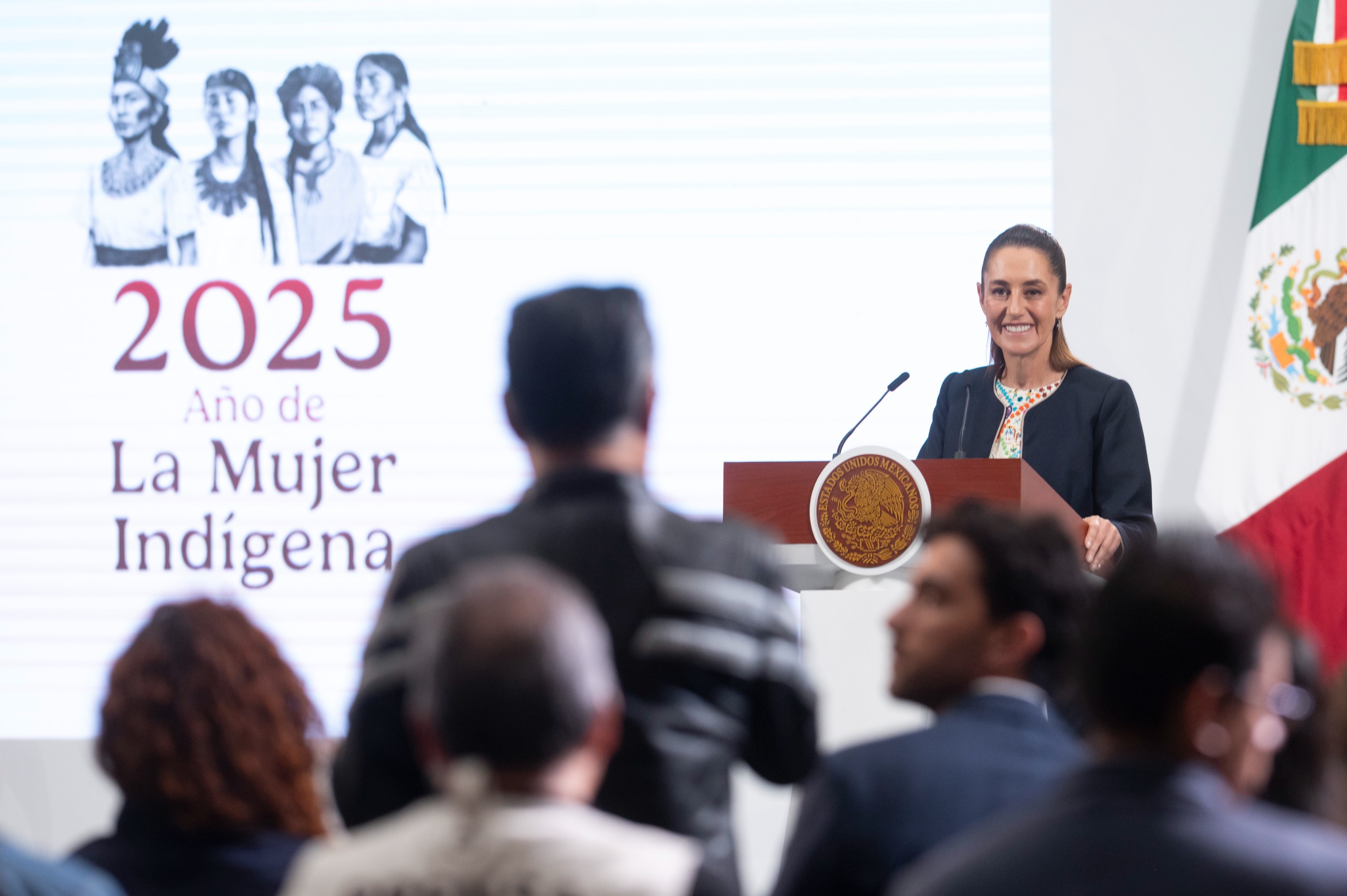 Asegura Claudia Sheinbaum que hay recursos suficientes para apoyar a migrantes mexicanos en EEUU