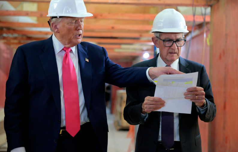 Jerome Powell deja la Reserva Federal de Estados Unidos tras intensas presiones de Donald Trump